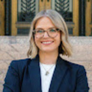 Meet your Posher, Elizabeth